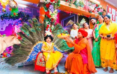 मनकामेश्वर मंदिर में महंत दिव्यागिरी के 18 साल पूरे:गद्दी दिवस और लड्डू गोपाल की छठी धूमधाम से मनाई गई, दही हांडी भी फोड़ी