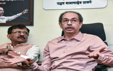हिंदुत्व का टीका लगाकर सत्ता में आए लोगों ने अयोध्या में मर चुके कारसेवकों का खून बेचा: शिवसेना-यूबीटी