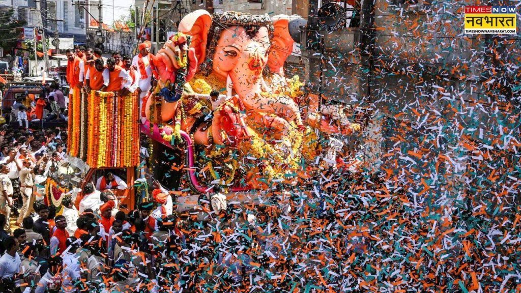 Ganesh Chaturthi: महाराष्ट्र में इन 5 जगहों पर दिखता है गणेश उत्सव का अद्भुत रंग, आजीवन रहता है याद