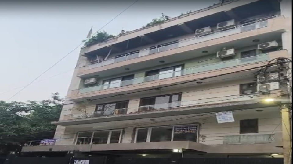 दिल्ली: कालकाजी में बंटी घड़ियाल की हत्या, लोगों से हुई थी हाथापाई, मौके पर पहुंचे पुलिस अधिकारी