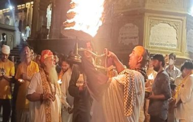 स्वामी हरिदास आविर्भाव महोत्सव:वीरांगनाओं और शहीद परिवारों का हुआ सम्मान, 546 कमल पुष्प से की यमुना जी की पूजा
