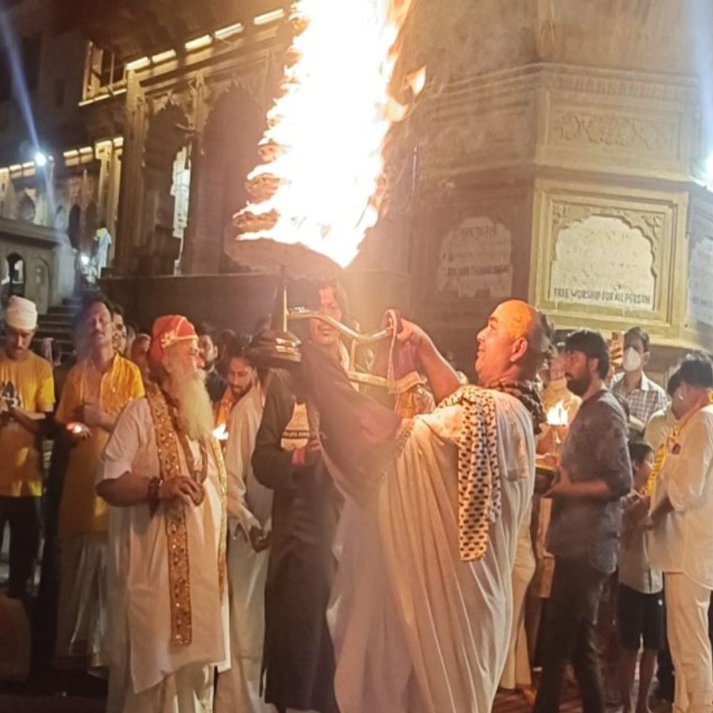 स्वामी हरिदास आविर्भाव महोत्सव:वीरांगनाओं और शहीद परिवारों का हुआ सम्मान, 546 कमल पुष्प से की यमुना जी की पूजा