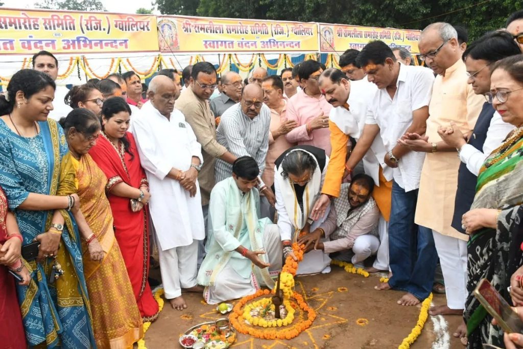 श्रीराम के चरित्र को जन-जन तक पहुंचाने का काम करती है रामलीला