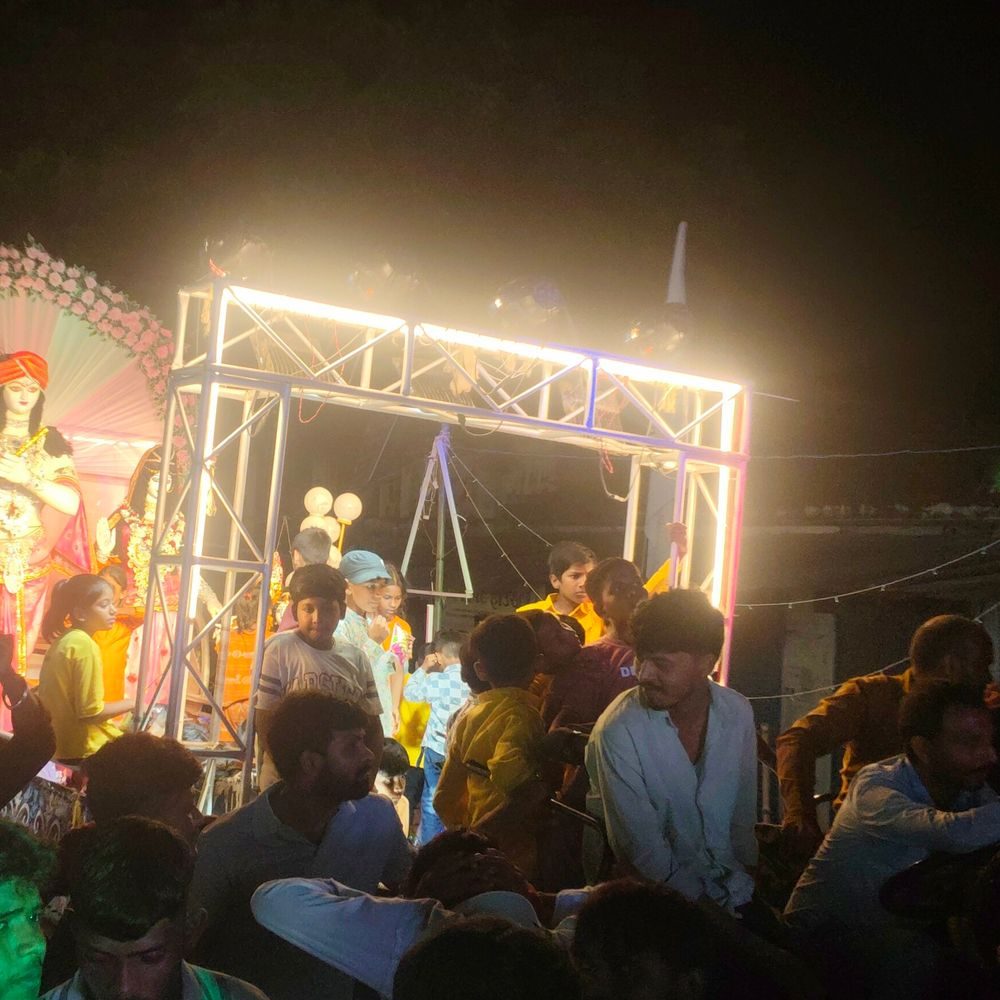 श्रीकृष्ण जन्माष्टमी का उल्लास, चौथे दिन विसर्जन यात्रा निकली:सुल्तानपुर में डीजे की धुन पर नाचते-गाते सीताकुंड घाट पर हुआ प्रतिमाओं का विसर्जन