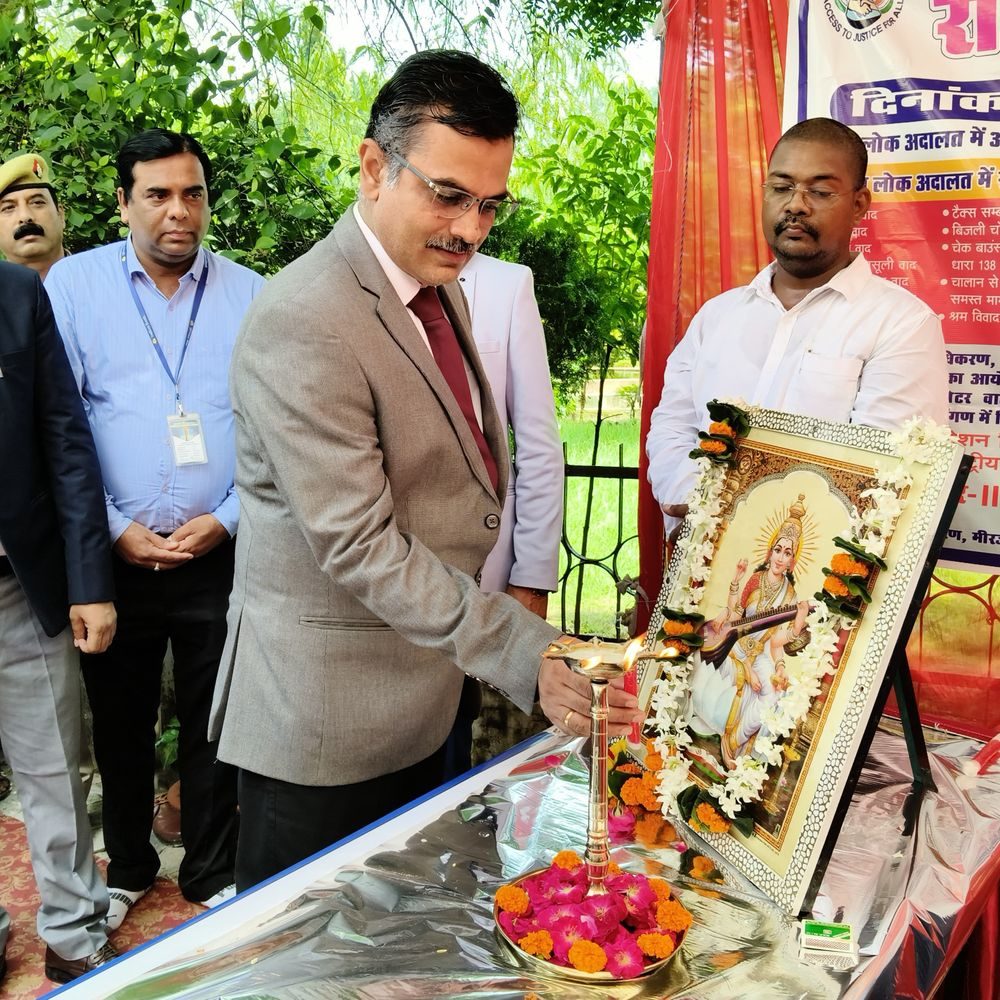 मिर्जापुर में 36 साल पुराना विवाद सुलह से खत्म:राष्ट्रीय लोक अदालत में 2.54 लाख मामले निपटे, 9.19 करोड़ का मुआवजा मिला