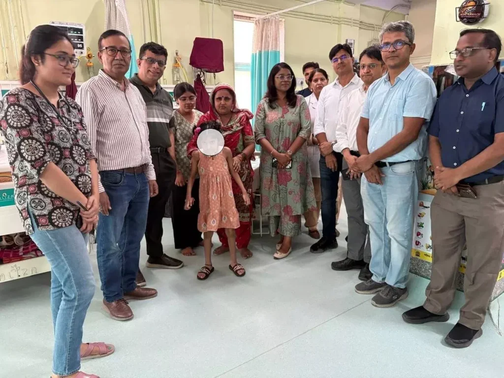 दुर्लभ बीमारी से बच्ची को मिला नया जीवन