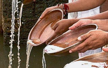पितृ पक्ष 2026: 16 दिनों तक रखें इन जरूरी नियमों का ध्यान