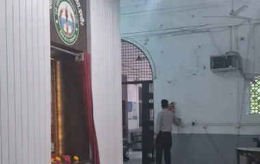 PU Special : समय की परीक्षा में सिस्टम फेल-2: इंदौर, ग्वालियर, जबलपुर के हाल, ऑफिस सुबह 10 बजे से, फिर भी आधे से एक घंटा तक लेट पहुंच रहे अधिकारी-कर्मचारी