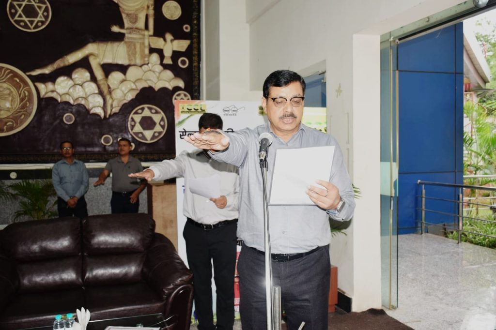 सीसीएल में ली गयी स्वच्छता को अपनी आदत व् जिम्मेदारी बनाने का संकल्प