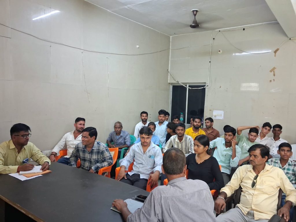 दिव्यांगजनों की समस्याओं के त्वरित निस्तारण का दिया आश्वासन