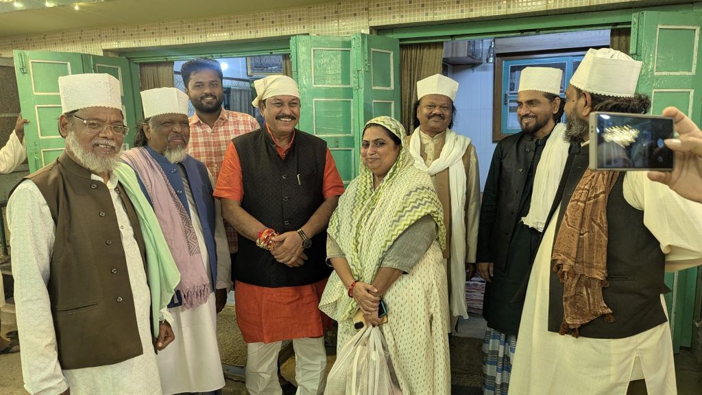 सूफी जलाउद्दीन खिज्र रूमी शाह र.अ. के 48वें उर्स पाक में शामिल हुए सांसद विजय बघेल…