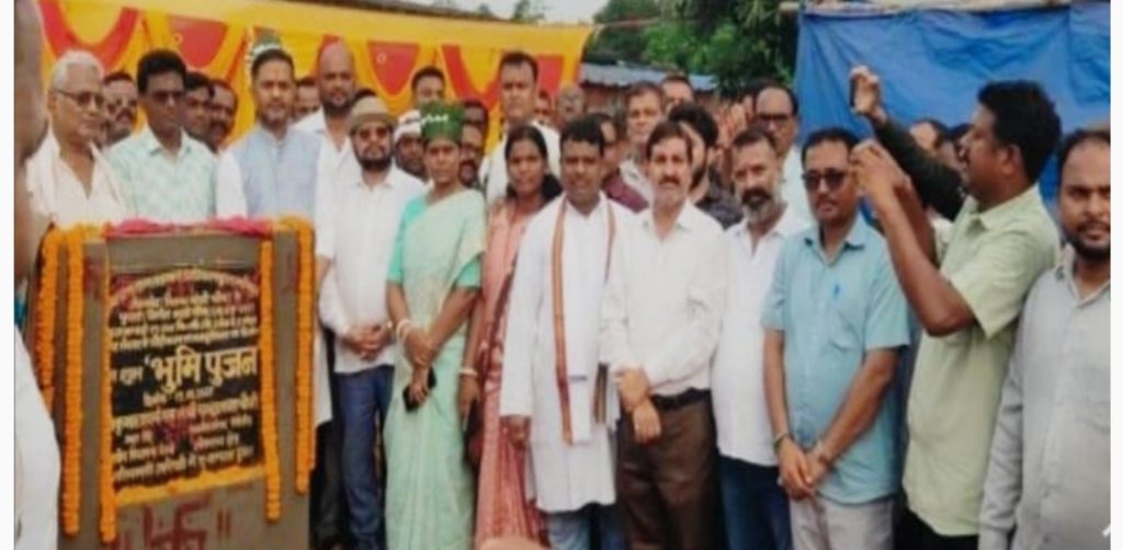 बेरमो विधायक ने किया जैनामोड़-फुसरो पथ सुदृढ़ीकरण का शिलान्यास