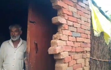 भारी बारिश ने छीनी गरीब परिवार की छत, मकान गिरने से मचा हड़कंप