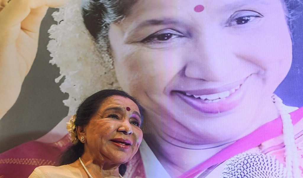 Asha Bhosle Birth Anniversary: Lata Mangeshkar से तल्खी और RD Burman का साथ, जानें Asha Bhosle का Iconic Career