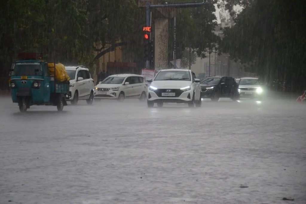 Weather News: पश्चिम विक्षोभ का असर, छत्तीसगढ़ में अगले चार दिनों तक मूसलाधार बारिश के संकेत