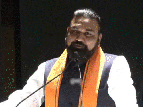 सरेराह नाबालिग से छेड़खानी, मंत्री बोले-वीडियो बनाना साजिश:CM ने कहा-रील बनाकर पकड़ा गया बदमाश; प्रदेश अध्यक्ष ने ‘छिटपुट घटना’ बताया; बेटियों की सुरक्षा पर बेतुके बयान