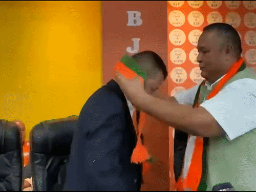 मेघालय- UDP के 8 विधायक बीजेपी में जा सकते हैं:पूर्व विधायक जेमिनो मावथोह ने पार्टी जॉइन की, 6 विधायक बैठक में शामिल नहीं हुए थे