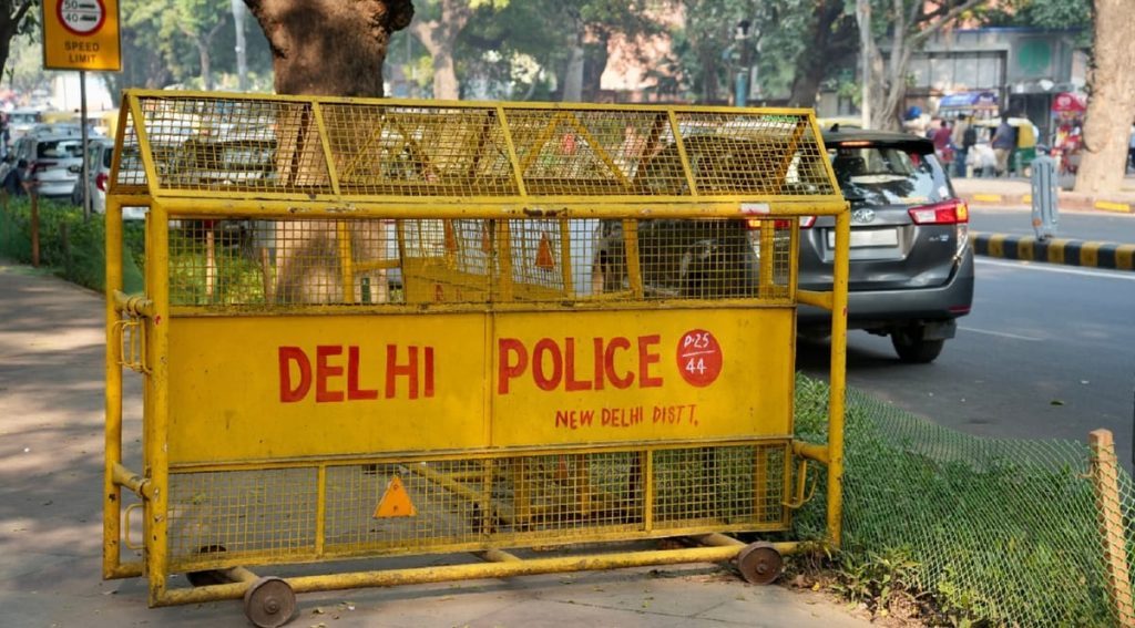 पूर्वी दिल्ली:जौहरीपुर में पड़ोसी महिला को गोली मार वकील ने की खुदकुशी, पुलिस कर रही है मामले की पड़ताल – East Delhi: Lawyer Shoots Female Neighbor, Then Commits Suicide In Johripur