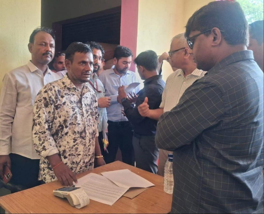 Unnao News: अन्नपूर्णा भवन का निरीक्षण कर परखी राशन वितरण व्यवस्था