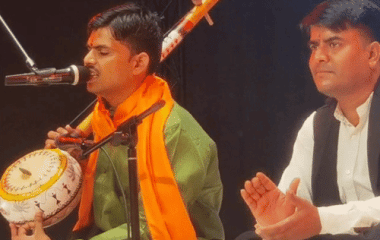 बुंदेलखंडी लोकगीत से ‘हनुमान अंश’ तक पहुंचे सुनील लोधी:डायरेक्टर ने खुद बुलाकर दिया फिल्म में गाने का मौका, एक मैसेज ने बदली किस्मत
