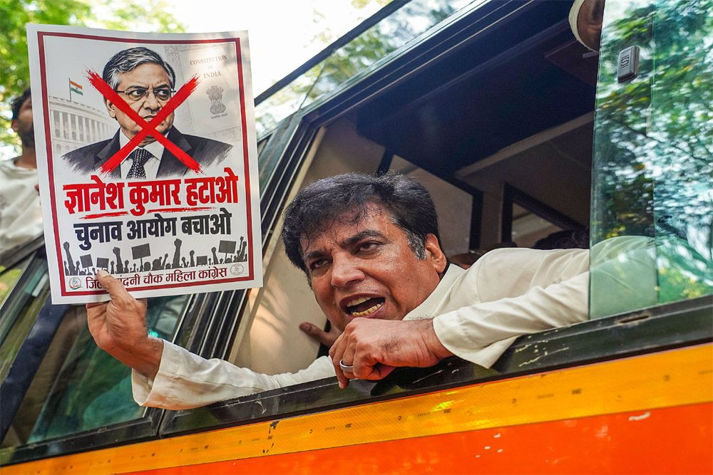 ज्ञानेश के खिलाफ देश भर में प्रदर्शन