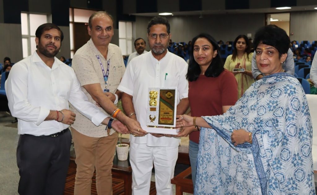 आयुर्वेद के दृष्टिकोण को वैज्ञानिक शोध-प्रमाणों के साथ आगे बढ़ाएं : प्रो. धीमान