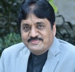 पिघलते ग्लेशियर और खोखले होते पहाड़ः चेतावनी सुने