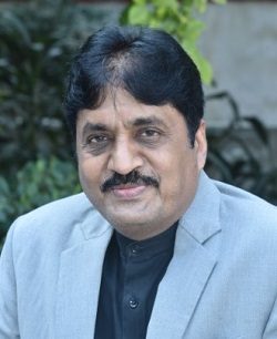 पिघलते ग्लेशियर और खोखले होते पहाड़ः चेतावनी सुने