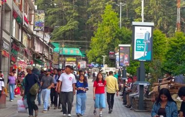 Kullu News: पर्यटन नगरी मनाली में वीकेंड में उमड़ रहे पर्यटक