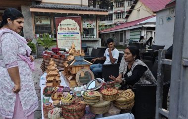 Kullu News: हस्तनिर्मित उत्पाद बने पर्यटकों की पहली पसंद