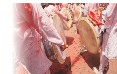 भक्ति में ‘नशे’ का भंग!.. गणेश विसर्जन यात्रा में शराब पीकर ढोल बजाने वाले के खिलाफ मामला दर्ज