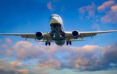 त्योहारी सीजन से पहले आसमान छूने लगा हवाई किराया, CTI ने सरकार से की लगाम लगाने की मांग