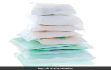 UP में कक्षा 6 से 12 तक की छात्राओं को मुफ्त सैनिटरी नैपकिन, स्कूल छोड़ चुकी किशोरियों को भी मिलेगा लाभ