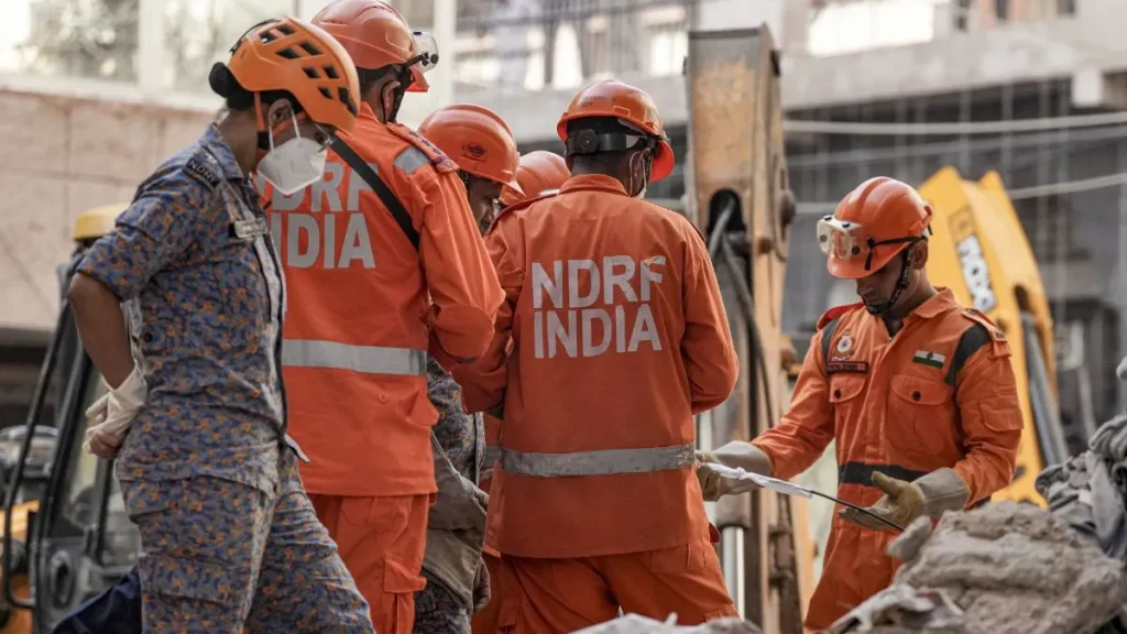 इमारत गिरने पर कितना और कैसे मिलता है मुआवजा? सत्य निकेतन हादसे के बाद जानें अपने अधिकार