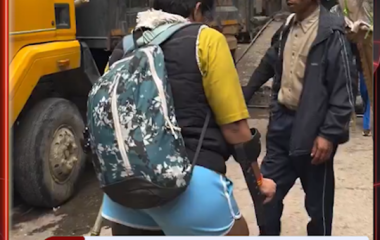 Neha Bhatt Kedarnath: एक पैर गंवाने के बाद भी नहीं टूटा हौसला, Neha ने एक पैर के सहारे Kedarnath पहुंचकर किए Baba Kedar के दर्शन