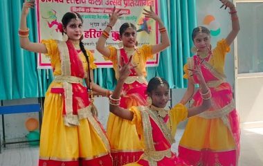 Shahjahanpur News: कला उत्सव में दिखाई प्रतिभा