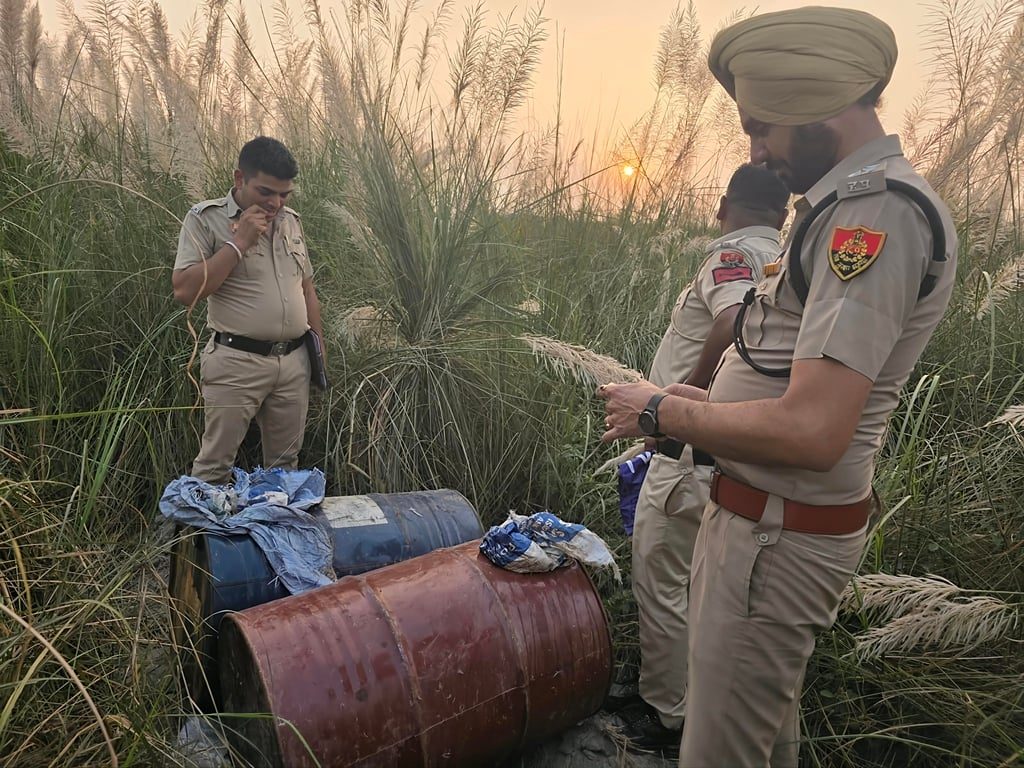 Ambala News: यमुना किनारे कच्ची शराब बनाने का भंडाफोड़, 400 लीटर लाहन बरामद