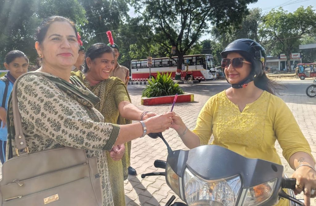 Jind News: सड़क सुरक्षा नियमों के प्रति किया जागरूक