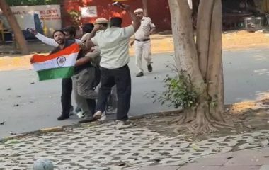 जंतर-मंतर पर प्रदर्शन करने पहुंचे CJP नेता आशुतोष रांका और सौरव दास हिरासत में, तिरंगा लेकर कर रहे थे नारेबाजी