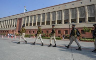 दिल्ली में आज से कड़ी पाबंदी, 5 या उससे ज्यादा लोगों की सभा पर रोक
