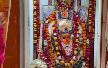 ग्वालियर का 350 साल पुराना हनुमान मंदिर, जहां ट्रेन के लोको पायलट हॉर्न बजाकर करते हैं नमन