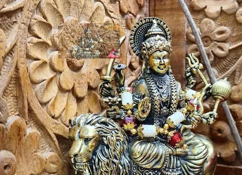 नवरात्रि में मां दुर्गा के स्वागत से पहले चमका लें मेन गेट, ये 5 छोटी बातें बदल देंगी घर का माहौल