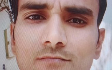 भोजपुर में रोड एक्सीटेंड में जीजा की मौत:पत्नी की डिलीवरी के लिए ससुराल जा रहा था, तेज रफ्तार वाहन ने मारी टक्कर; साले की हालत गंभीर