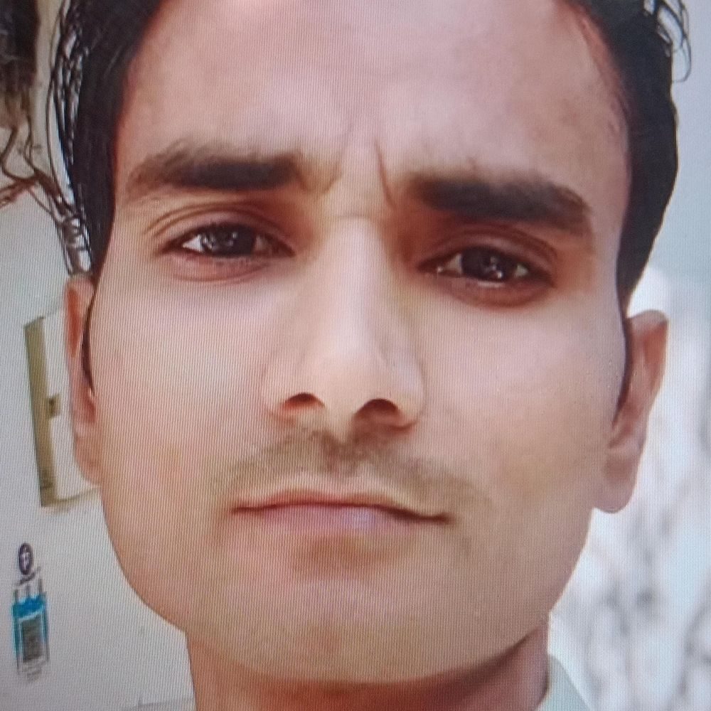 भोजपुर में रोड एक्सीटेंड में जीजा की मौत:पत्नी की डिलीवरी के लिए ससुराल जा रहा था, तेज रफ्तार वाहन ने मारी टक्कर; साले की हालत गंभीर