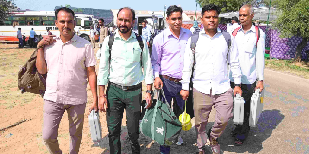 पंचायत चुनाव: भवानी निकेतन से मतदान दल रवाना, कल 7.43 लाख मतदाता करेंगे मतदान