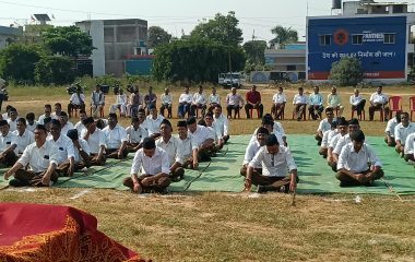 बैतूल गुरु गोविंद सिंह बस्ती में 142 स्वयंसेवकों ने निकाला पथ संचलन