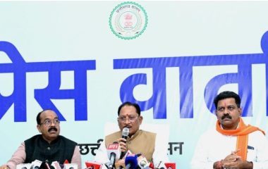 मुख्यमंत्री श्री विष्णु देव साय और उप मुख्यमंत्री श्री अरुण साव ने कैबिनेट की बैठक में लिए गए निर्णयों की जानकारी दी