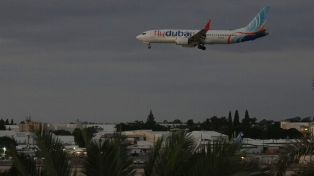 FlyDubai विमान को हादसे से बचाने वाले रहस्यमयी पायलट कौन थे? कैप्टन स्मित के घायल होने के बाद संभाला था मोर्चा