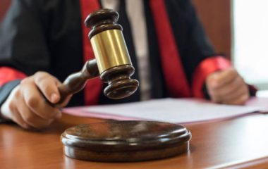 हत्या के दोषी व्यक्ति ने जताई चुनाव लड़ने की इच्छा तो इलाहाबाद हाई कोर्ट बोला- रोक दो सजा, ऐसा क्यों?