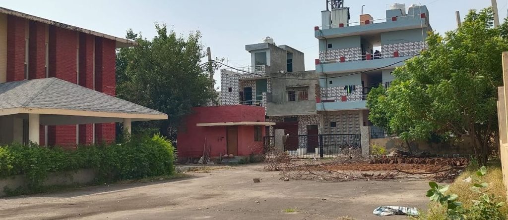 Rohtak News: 7 करोड़ के सामुदायिक केंद्र में बने उपले, शादी के लिए बैंक्वेट हॉल की करा रहे बुकिंग
